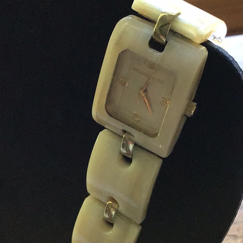 Michael Kors Tortoise Shell Watch - Picture 3 of 7
